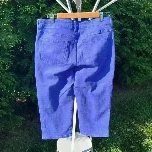 NYDJeans size 12P, cropped with lift tuck technology - Picture 8 of 13